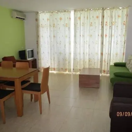 2 Bedroom At Sun Village Daire